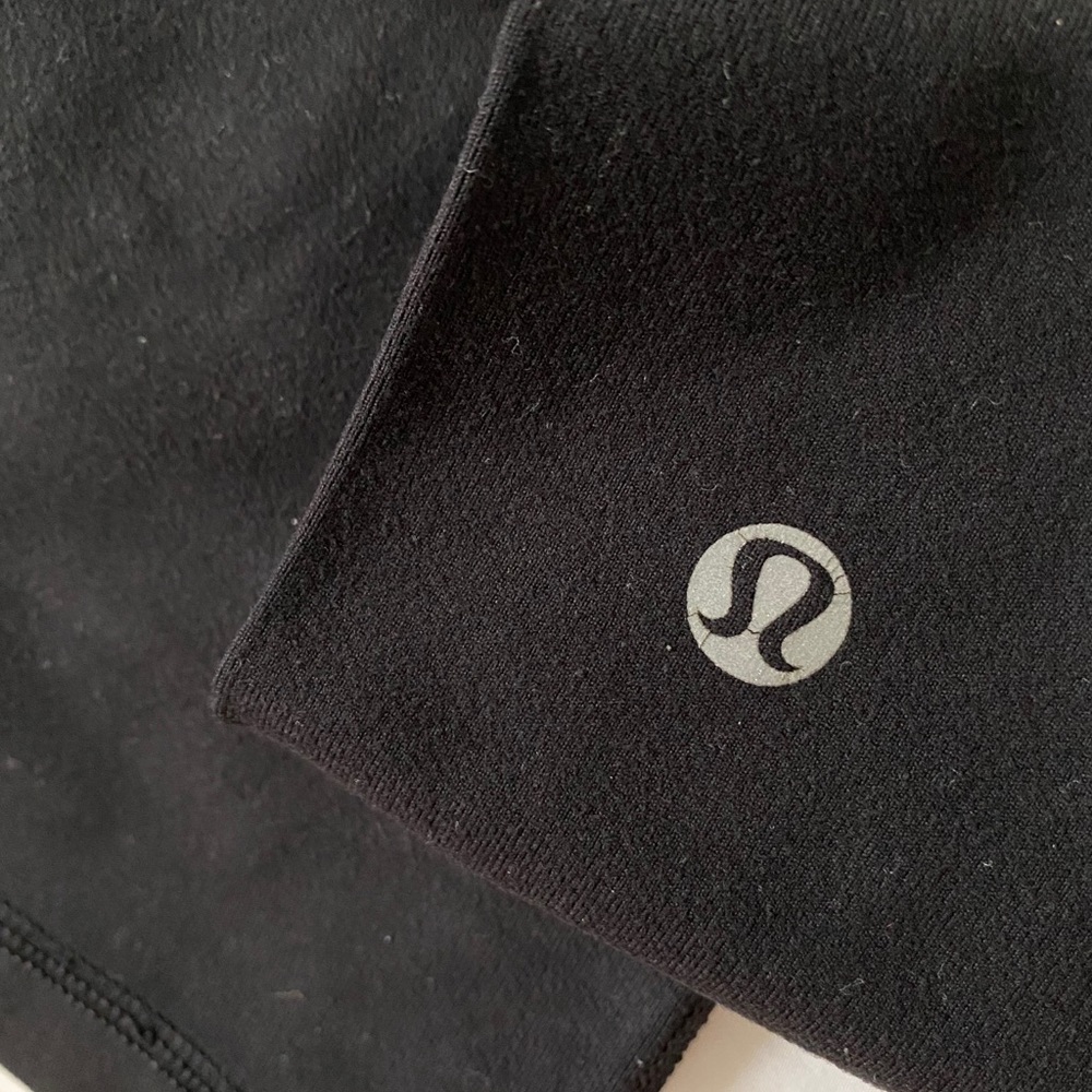 Black Lululemon leggings